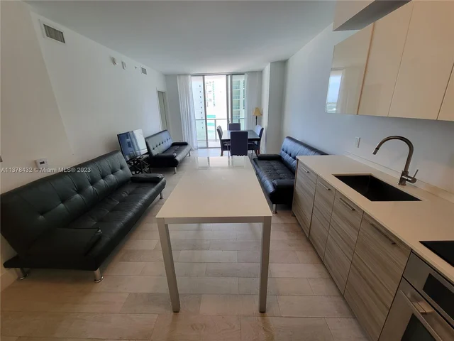 1300 BRICKELL BAY DR # 804, Miami FL 33131