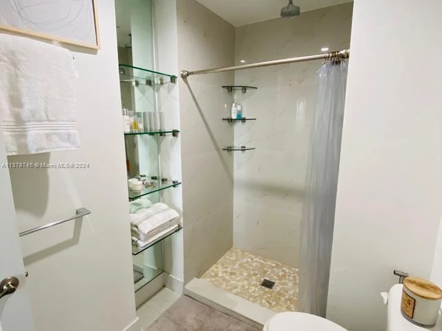 2450 NE 135th St # 1010, North Miami FL 33181