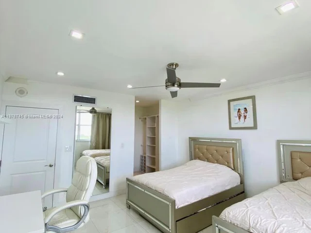 2450 NE 135th St # 1010, North Miami FL 33181