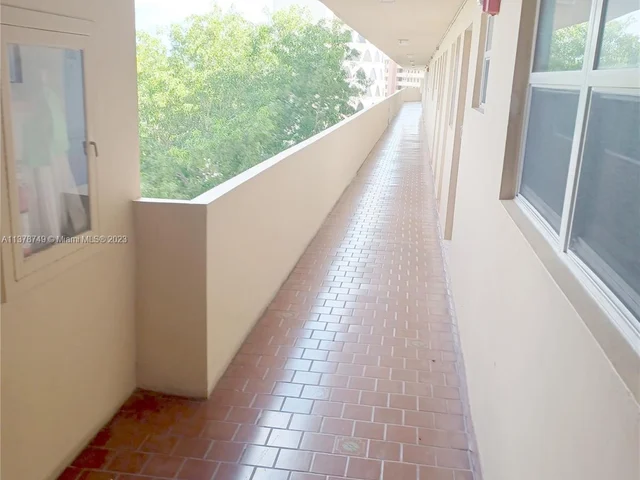 1750 NE 191st St # 1, Miami FL 33179