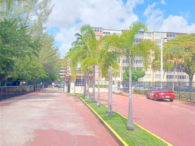 1750 NE 191st St # 1, Miami FL 33179