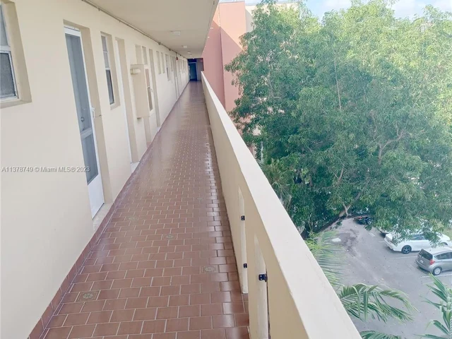 1750 NE 191st St # 1, Miami FL 33179