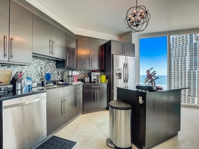 300 S Pointe Dr # 1901, Miami Beach FL 33139