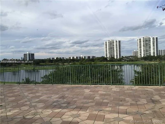 19900 E Country Club Dr # 718, Aventura FL 33180