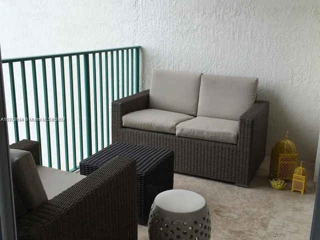 19900 E Country Club Dr # 718, Aventura FL 33180