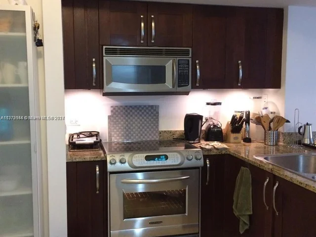 19900 E Country Club Dr # 718, Aventura FL 33180