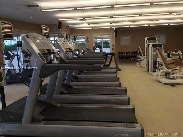 19900 E Country Club Dr # 718, Aventura FL 33180