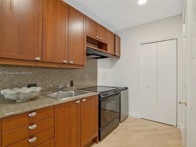 20165 NE 39th Pl # 303, Aventura FL 33180