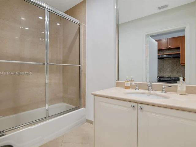 20165 NE 39th Pl # 303, Aventura FL 33180