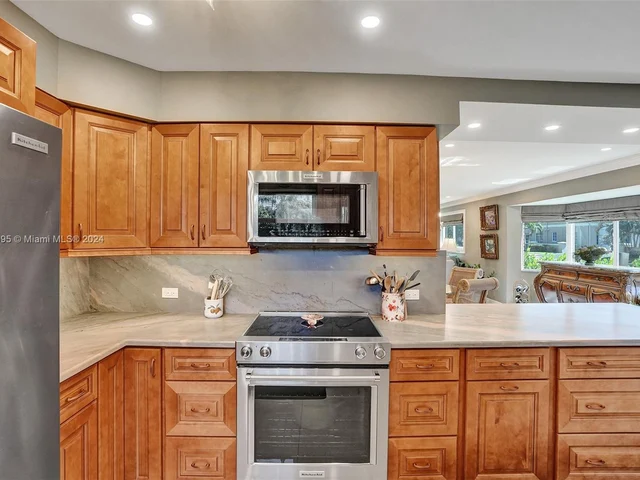 2141 NE 68th St # 108, Fort Lauderdale FL 33308