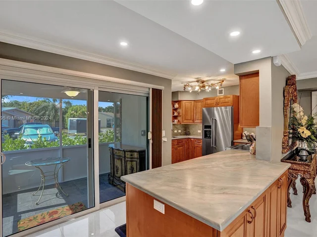 2141 NE 68th St # 108, Fort Lauderdale FL 33308