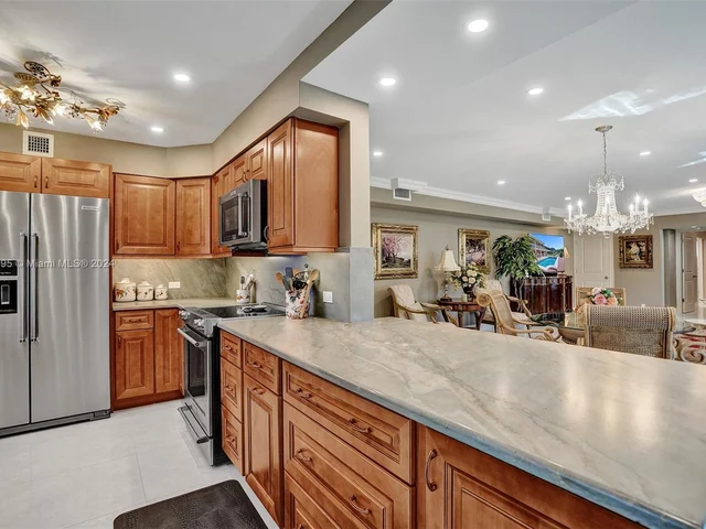 2141 NE 68th St # 108, Fort Lauderdale FL 33308