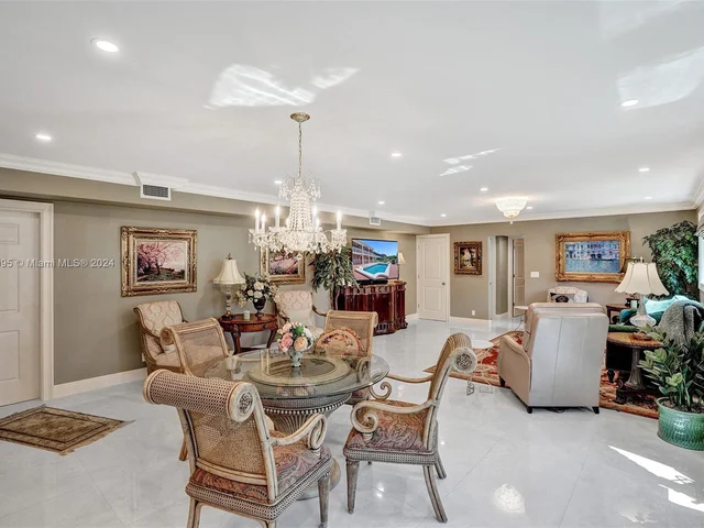 2141 NE 68th St # 108, Fort Lauderdale FL 33308