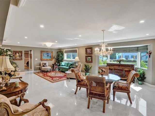 2141 NE 68th St # 108, Fort Lauderdale FL 33308