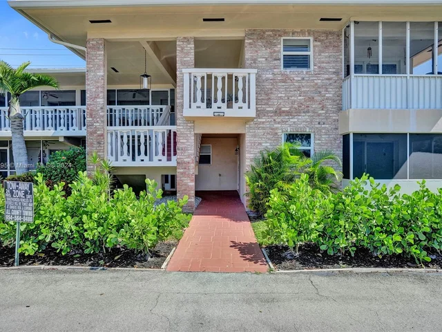 2141 NE 68th St # 108, Fort Lauderdale FL 33308
