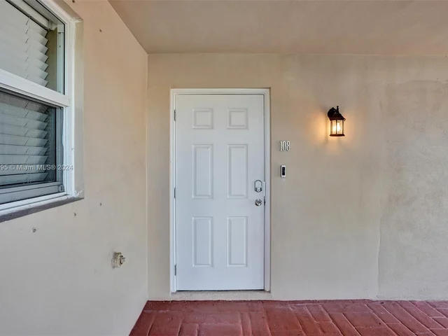 2141 NE 68th St # 108, Fort Lauderdale FL 33308