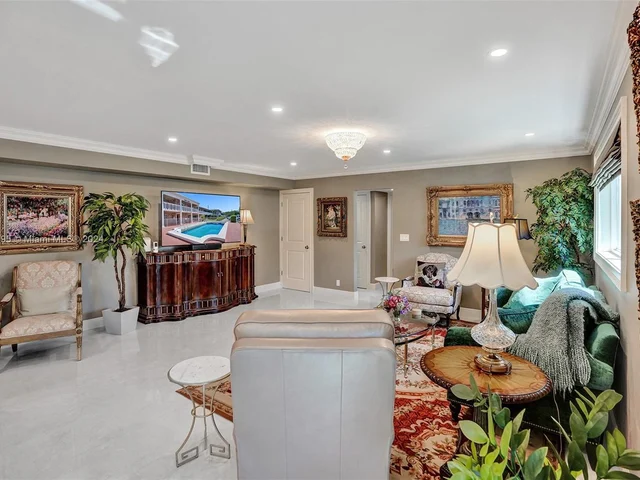 2141 NE 68th St # 108, Fort Lauderdale FL 33308