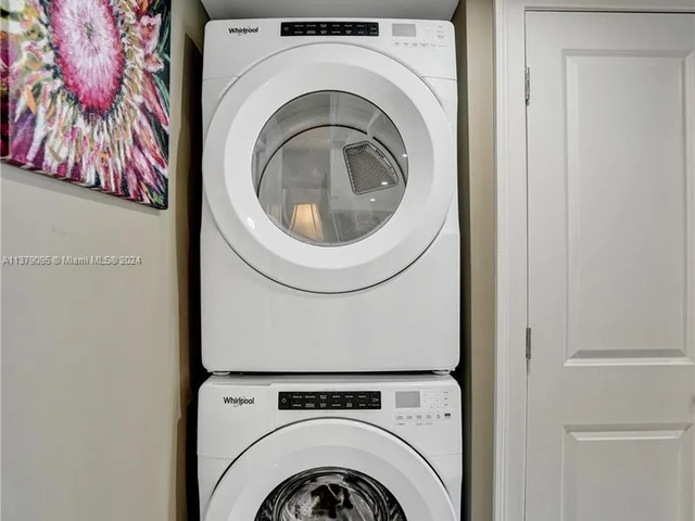 2141 NE 68th St # 108, Fort Lauderdale FL 33308