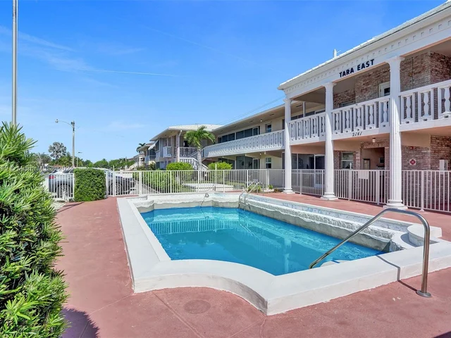 2141 NE 68th St # 108, Fort Lauderdale FL 33308