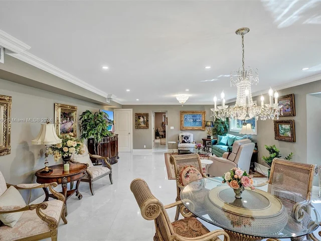 2141 NE 68th St # 108, Fort Lauderdale FL 33308