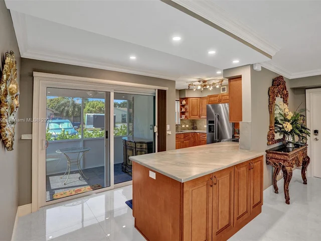 2141 NE 68th St # 108, Fort Lauderdale FL 33308