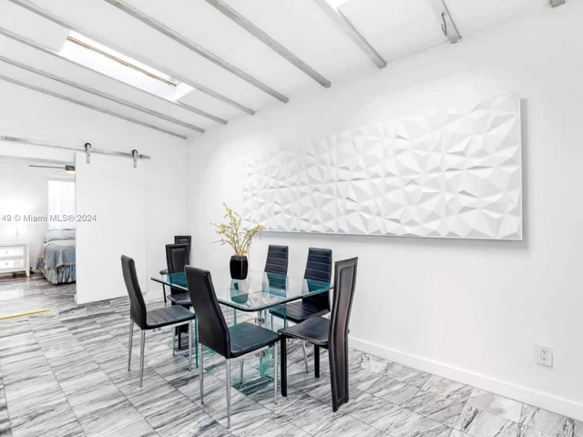 910 NE 81st St, Miami FL 33138