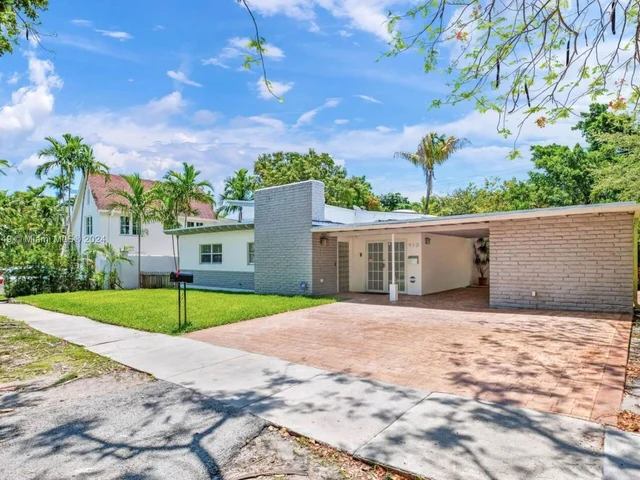 910 NE 81st St, Miami FL 33138
