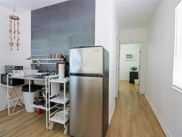 910 NE 81st St, Miami FL 33138