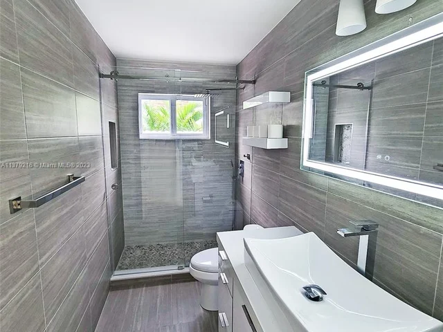 1190 N Douglas Rd, Pembroke Pines FL 33024