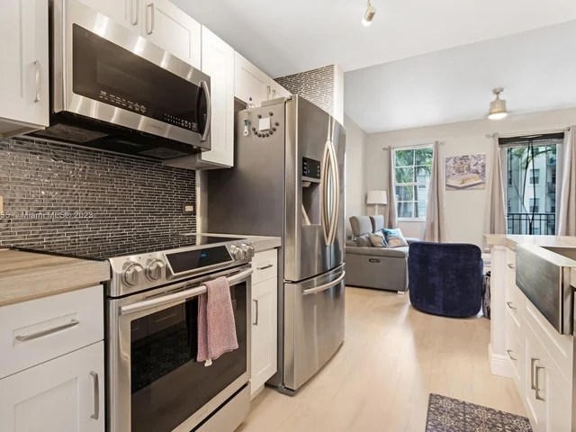 533 NE 3rd Ave # 229, Fort Lauderdale FL 33301