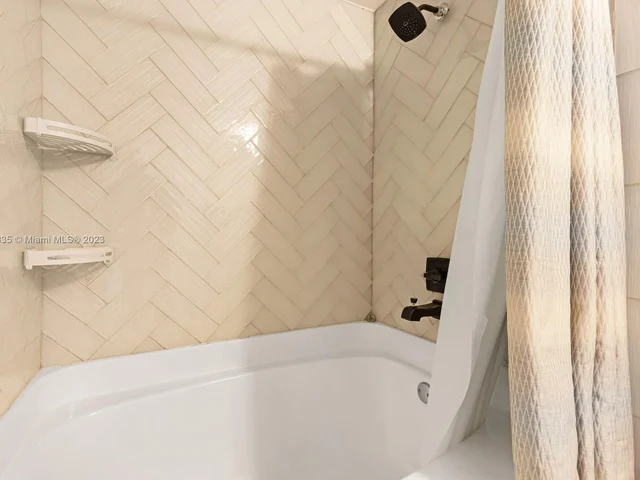 533 NE 3rd Ave # 229, Fort Lauderdale FL 33301