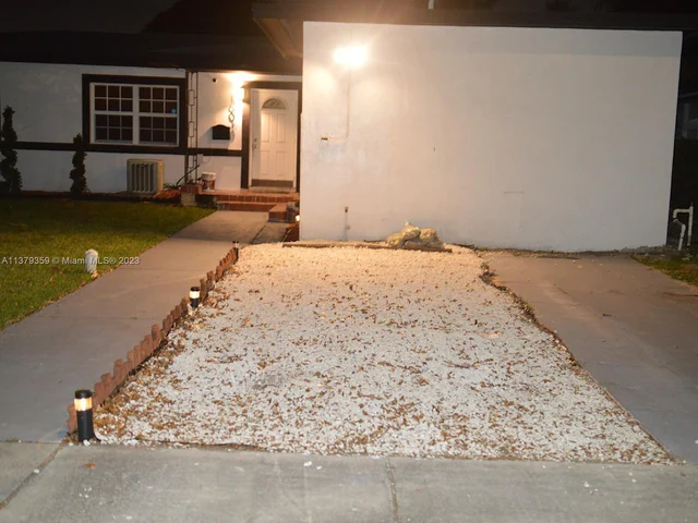 16018 NE 9th Pl, North Miami Beach FL 33162