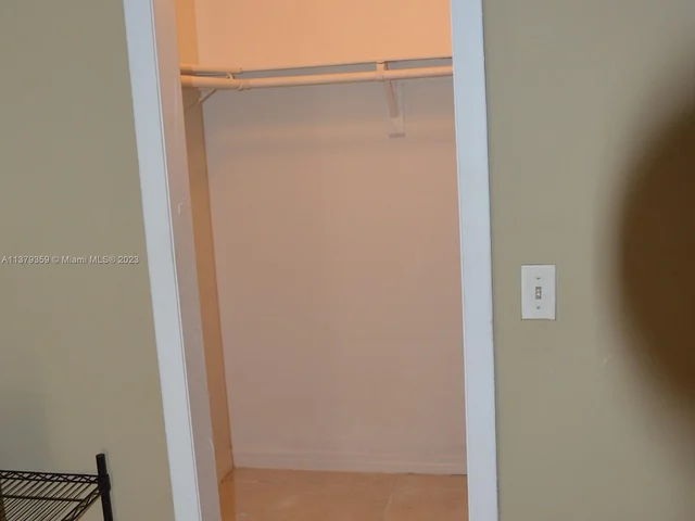 16018 NE 9th Pl, North Miami Beach FL 33162