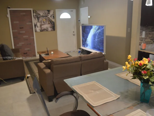 16018 NE 9th Pl, North Miami Beach FL 33162