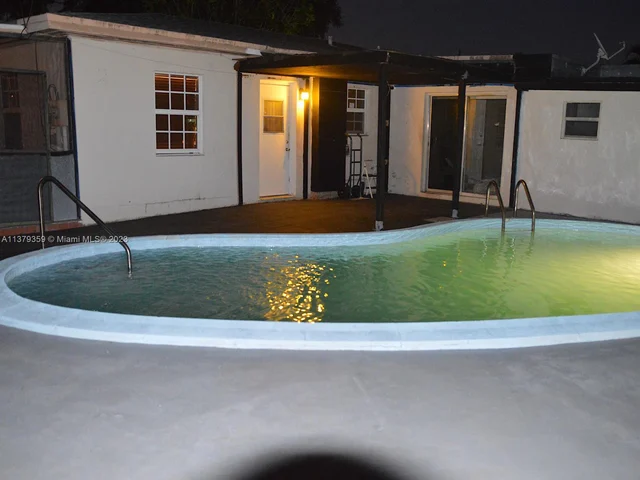 16018 NE 9th Pl, North Miami Beach FL 33162