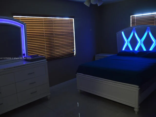 16018 NE 9th Pl, North Miami Beach FL 33162