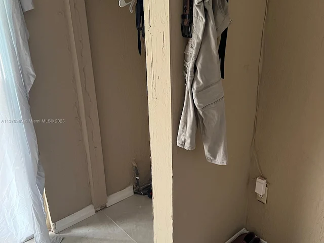 16018 NE 9th Pl, North Miami Beach FL 33162