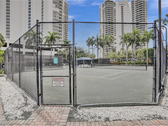 3500 Mystic Pointe Dr # 2605, Aventura FL 33180