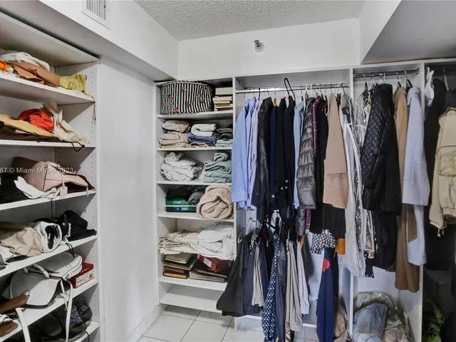 3500 Mystic Pointe Dr # 2605, Aventura FL 33180