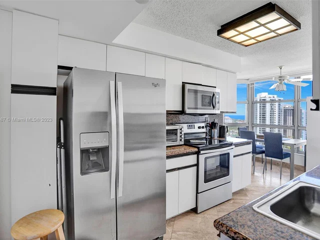 3500 Mystic Pointe Dr # 2605, Aventura FL 33180