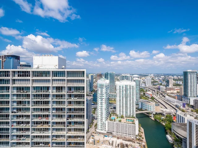 475 Brickell Ave # 5115, Miami FL 33131