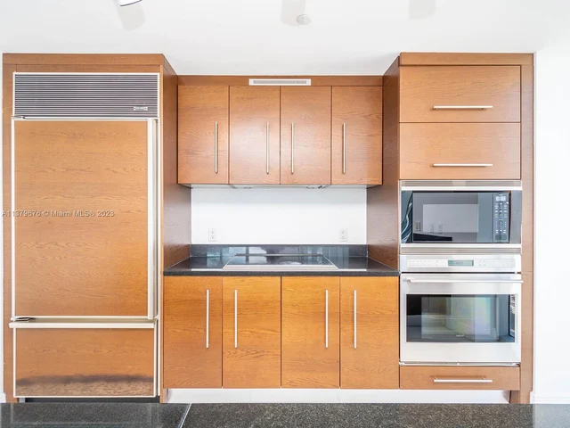 475 Brickell Ave # 5115, Miami FL 33131