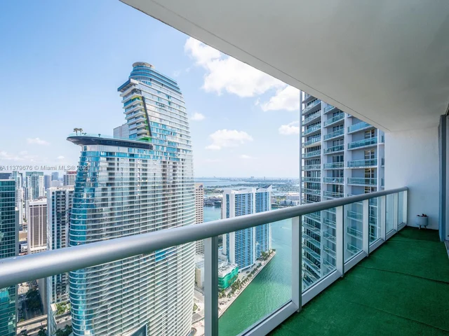 475 Brickell Ave # 5115, Miami FL 33131