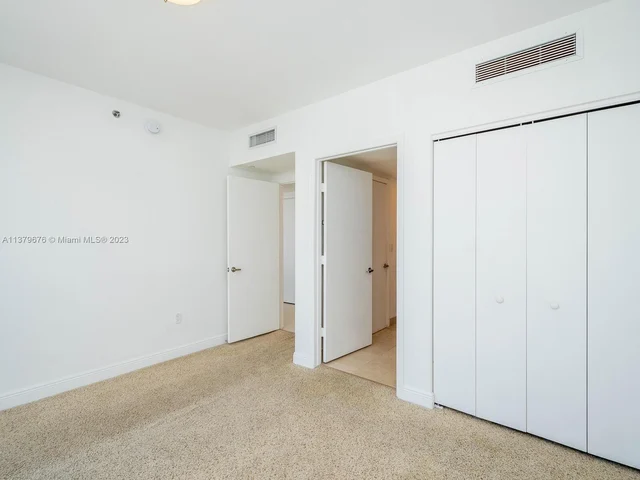 475 Brickell Ave # 5115, Miami FL 33131