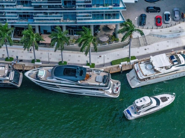 475 Brickell Ave # 5115, Miami FL 33131