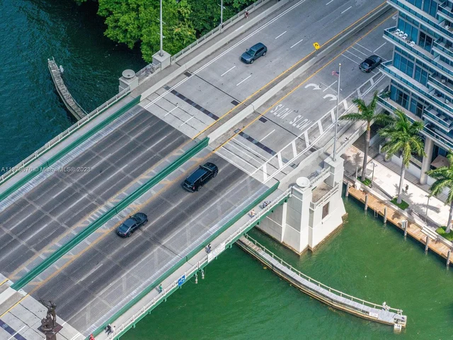 475 Brickell Ave # 5115, Miami FL 33131