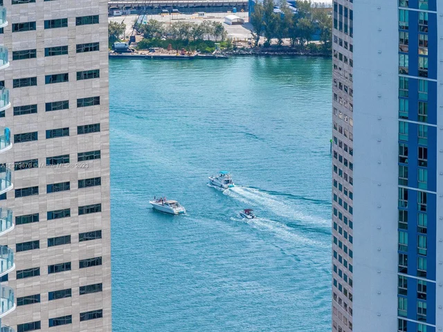 475 Brickell Ave # 5115, Miami FL 33131
