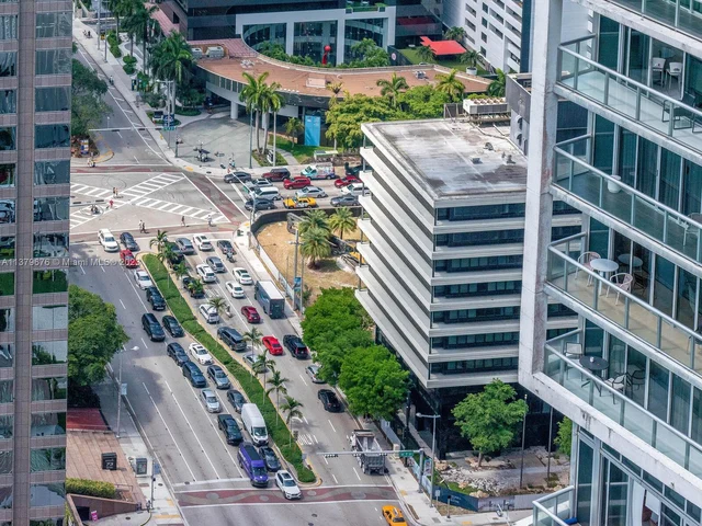 475 Brickell Ave # 5115, Miami FL 33131