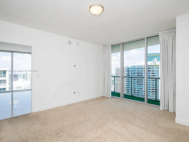 475 Brickell Ave # 5115, Miami FL 33131