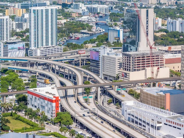 475 Brickell Ave # 5115, Miami FL 33131